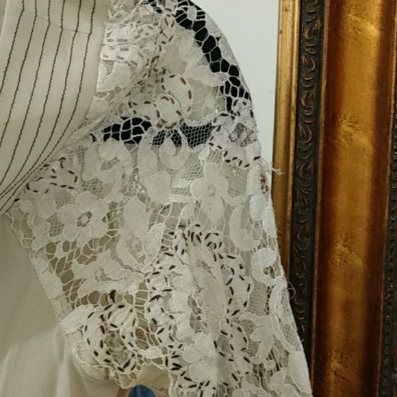 Silk blouse with tie collar - Picture 2 of 3